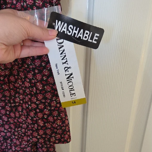 90s Vintage Danny & Nicole Burgundy Pink Floral Short Sleeve Top and Skirt Set - Picture 2 of 5